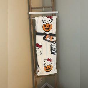 Hello Kitty viral Halloween blanket